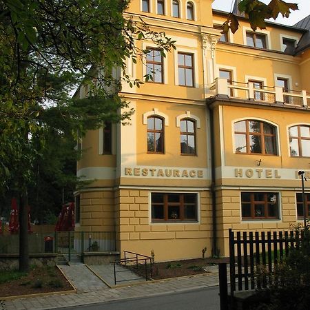 Hotel Hron Náchod Εξωτερικό φωτογραφία
