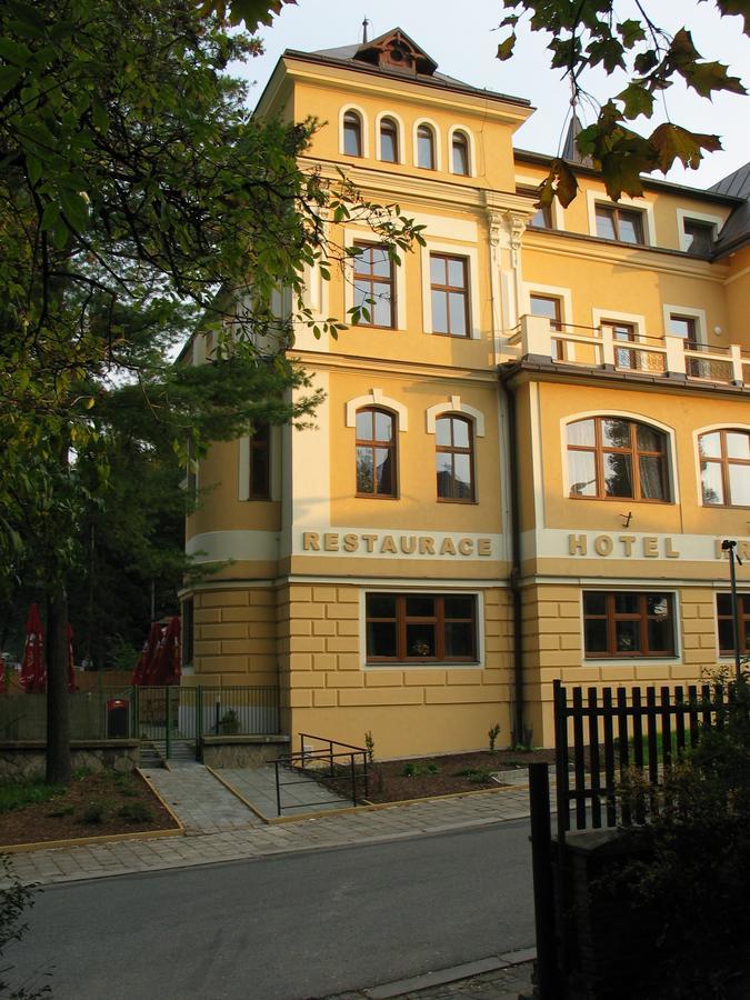 Hotel Hron Náchod Εξωτερικό φωτογραφία