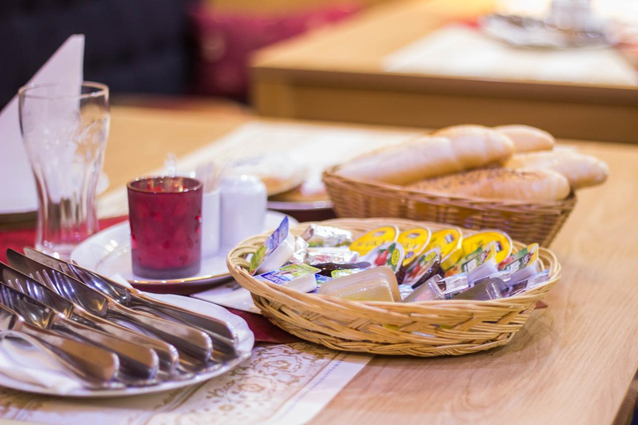Hotel Hron Náchod Εξωτερικό φωτογραφία