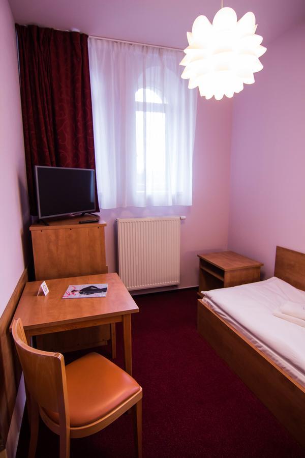 Hotel Hron Náchod Εξωτερικό φωτογραφία