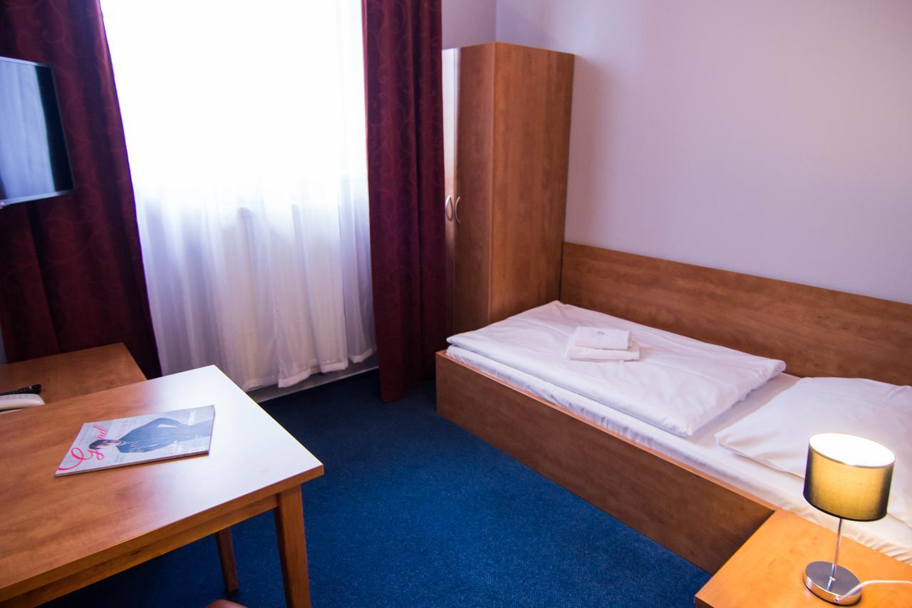 Hotel Hron Náchod Εξωτερικό φωτογραφία