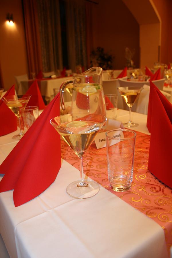 Hotel Hron Náchod Εξωτερικό φωτογραφία