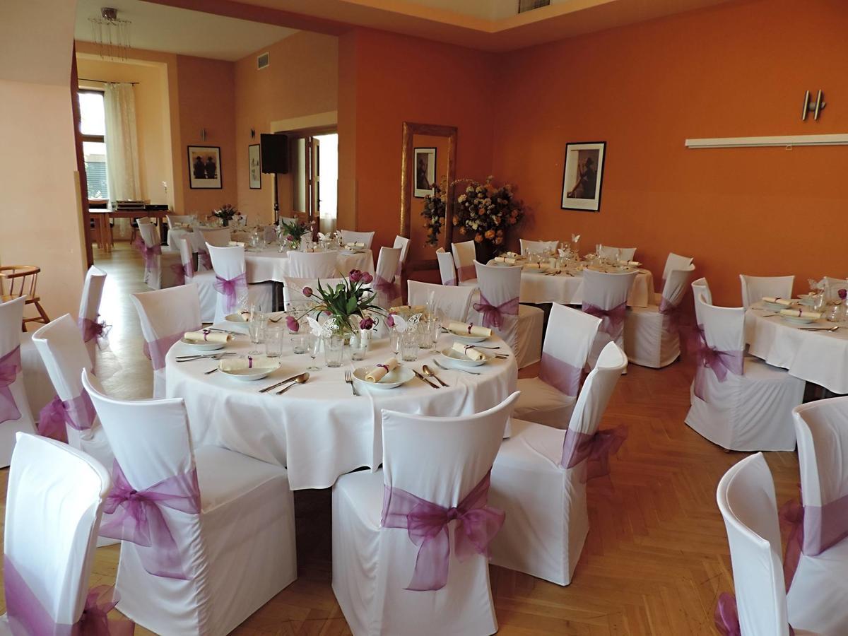 Hotel Hron Náchod Εξωτερικό φωτογραφία